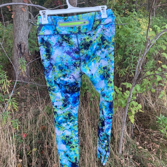 Price reduced! Vibrant Athleta full-length leggings!  Zip pocket! Sz. S - Picture 3 of 4